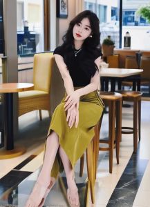 40+女性精致穿搭指南：展现成熟韵味，打造优雅魅力