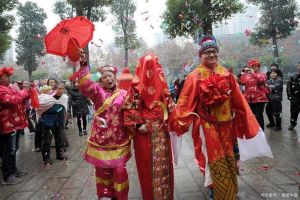 梦境解析：婚礼喜梦与纷扰背后的寓意
