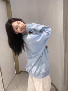 卫衣进化史：从街头潮流到红毯风尚