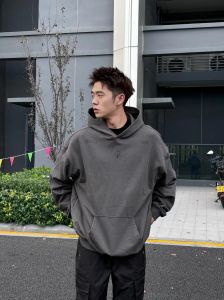 ！卫衣风格揭示男生性格与时尚搭配