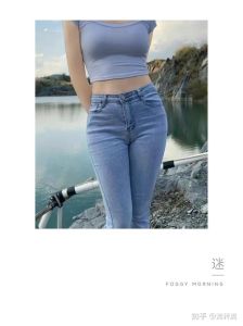 牛仔裤：经典时尚，舒适自我表达之选