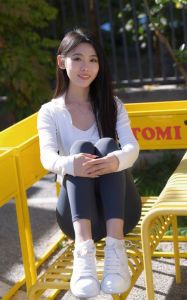紧身裤利弊解析：美丽与健康如何平衡？