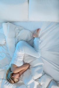 男女生理心理视角：长腿为何成女性魅力象征？