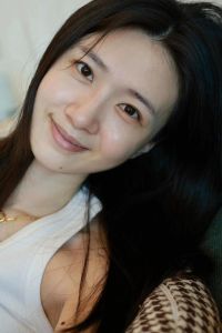 娱乐圈素颜女神自信与自然之美