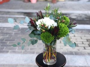 办公室花卉：美化空间，提升效率的绿色秘籍