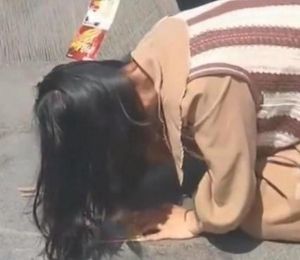 梦境解析：跪地而梦的深层寓意与启示