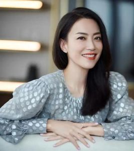 李克勤岳父断绝父子关系，霍汶希回应引关注