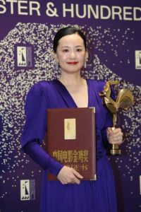 咏梅未获奖反火，踏实演戏赢民心