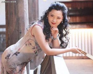何赛飞吐槽演员整容，素颜戴假发，真实接地气！