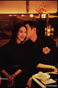 恩爱夫妻的10个特征，幸福夫妻靠经营，互敬互爱是关键
