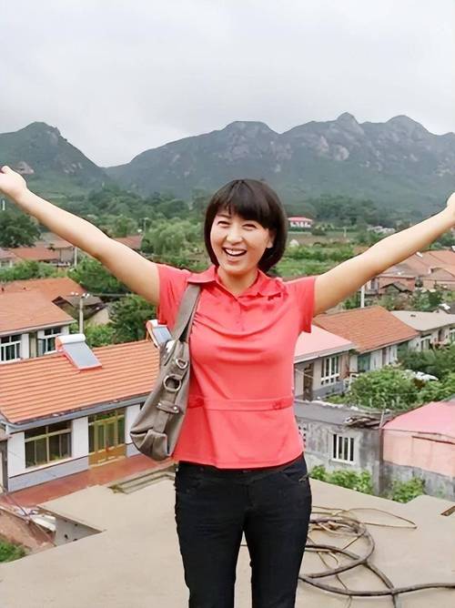 闫学晶照片,从丑角到春晚明星,三亚悠闲直播,感情生活揭秘 闫学晶照片,从丑角到春晚明星,三亚悠闲直播,感情生活揭秘