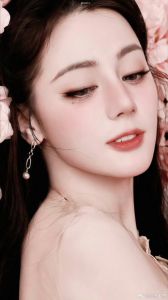 四小花旦迪丽热巴，高颜值演技派，人气女王
