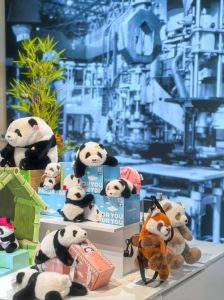 东郊记忆新店Jingle宝物局售贵金属文创饰品