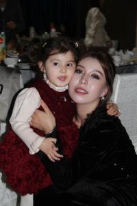 世界上10位最小的妈妈，5岁妈妈生娃引关注，社会保护亟待加强