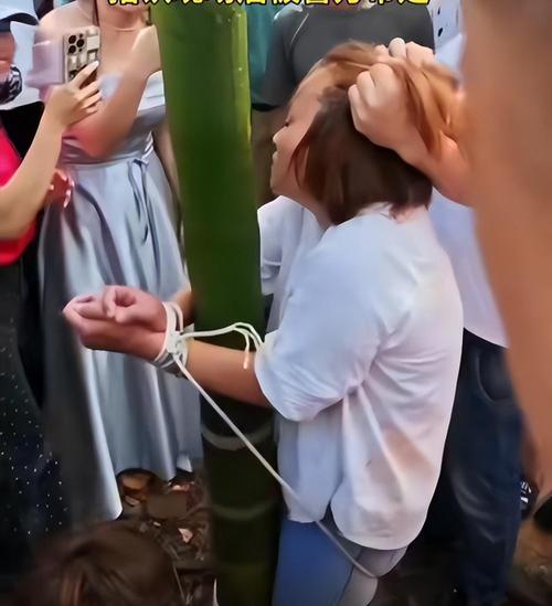 老婆偷跑后被抓到很恨，挽回还是放手？