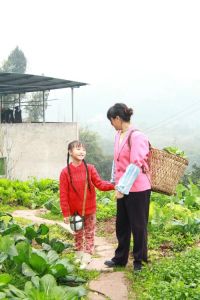 暑假妈妈回乡，暑假回外婆家，超开心！