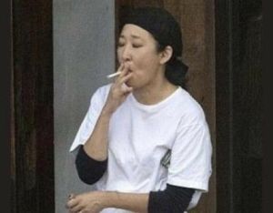老婆抽烟喝酒脾气大，老婆抽烟喝酒易怒怎么办？别吵先沟通！